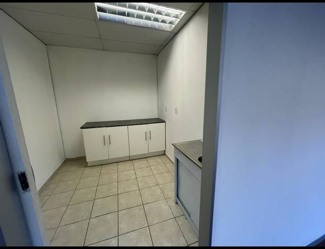 149M² OFFICE TO LET IN ROSEBANK